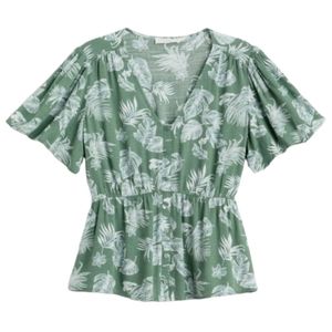 Lush // Lunella Flutter Sleeve Top